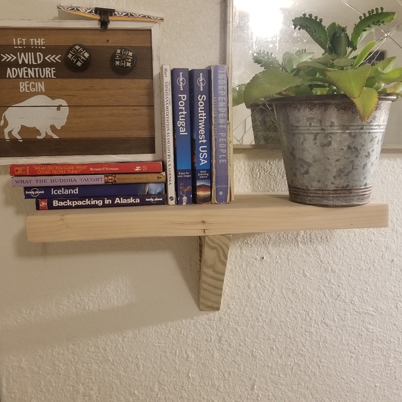 Custom made shelves - Picture 2 of 8